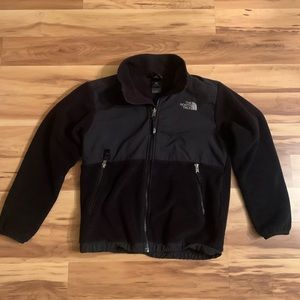 Boys North Face Denali fleece jacket. Size Medium 10-12